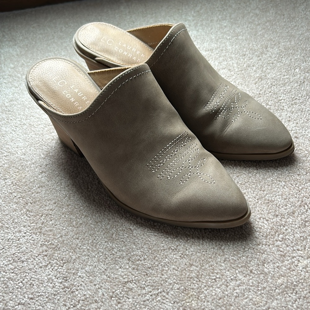 LC clogs Brand New Sz 8